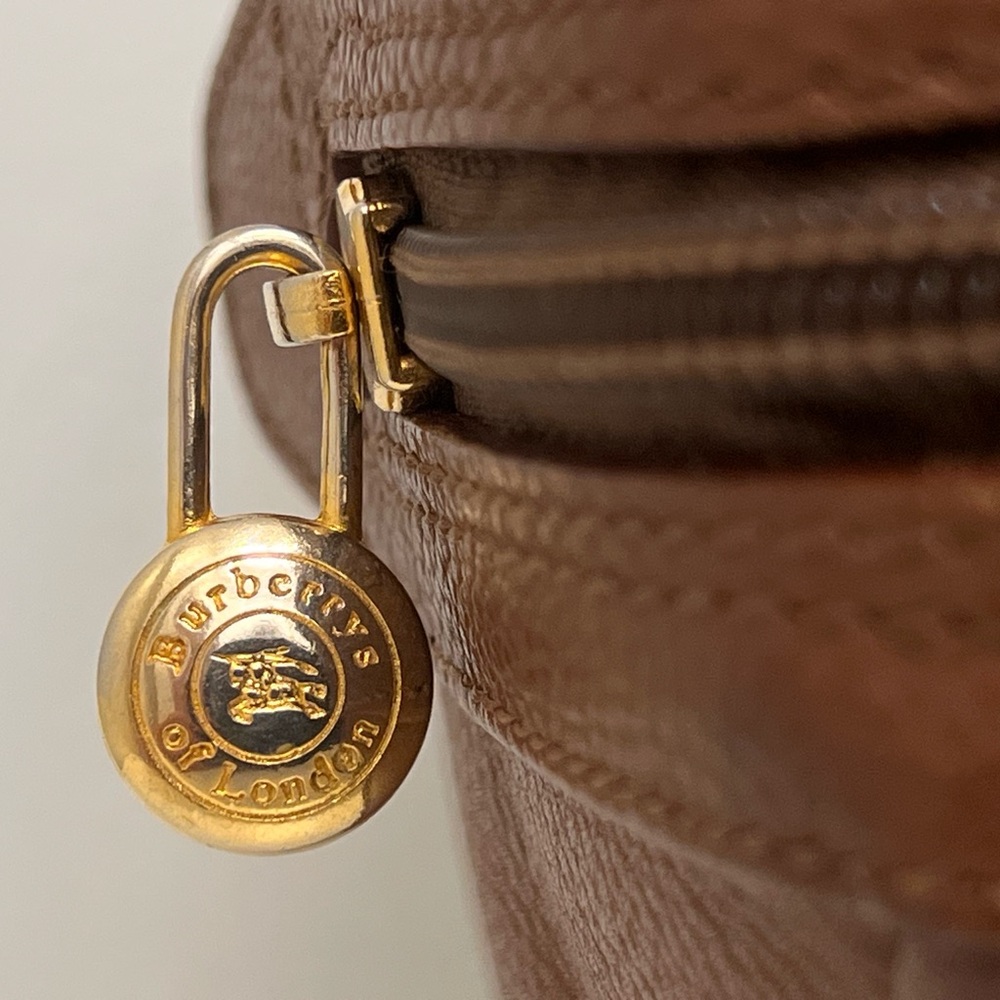 Burberrys Hand-Bag🏇🏽 - Picture 4 of 12